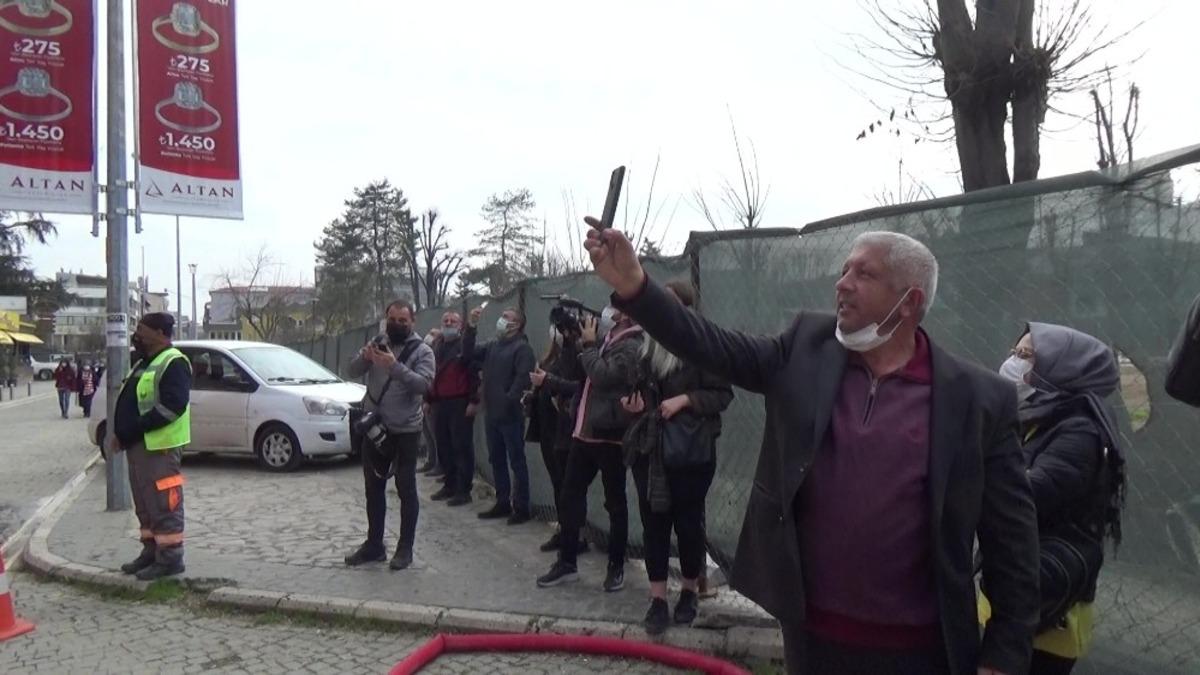 İtfaiyeciler alevlerle, vatandaşlar da video &ccedil;ekebilmek i&ccedil;in yarıştı