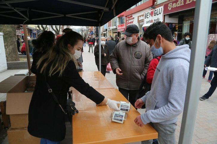 Odunpazarı Belediyesi kandil simidi dağıttı G2