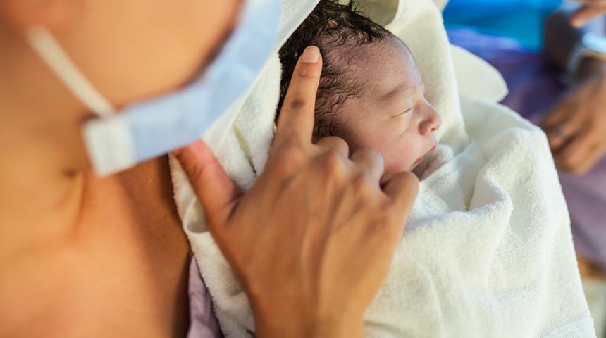 Aşı olan annelerin sütünde Kovid-19'a karşı antikor bulundu!
