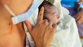 Aşı olan annelerin sütünde Kovid-19'a karşı antikor bulundu!