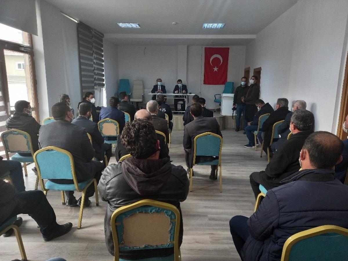 G&uuml;ny&uuml;z&uuml; il&ccedil;esinde 1 yıl aradan sonra muhtarlar ve daire amirleri toplantısı yapıldı