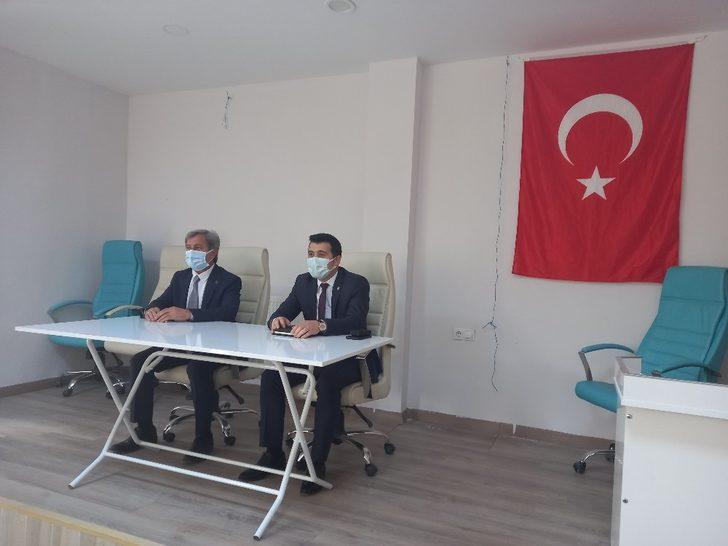 Günyüzü ilçesinde 1 yıl aradan sonra muhtarlar ve daire amirleri toplantısı yapıldı G2