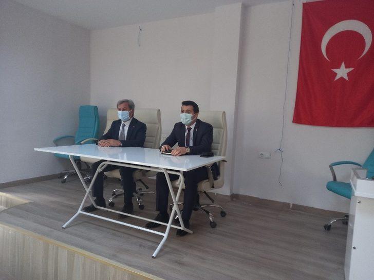 Günyüzü ilçesinde 1 yıl aradan sonra muhtarlar ve daire amirleri toplantısı yapıldı G4