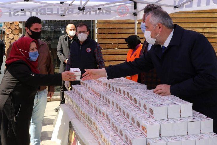 Başkan Hamit Kılıç’tan kandil simidi ikramı G5