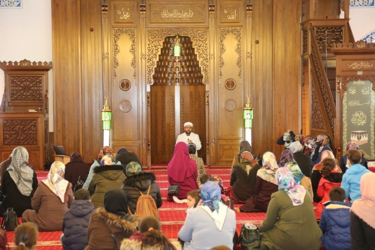 Van B&uuml;y&uuml;kşehir Belediyesinden Mira&ccedil; Kandili programı