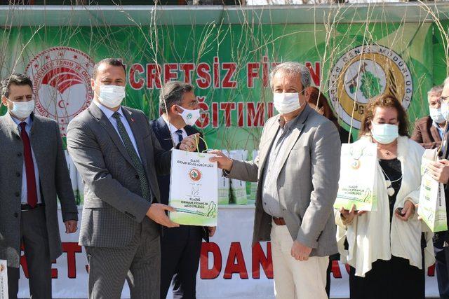 Elazığ’da İpekböceği yetiştiricilerine 26 bin fidan desteği