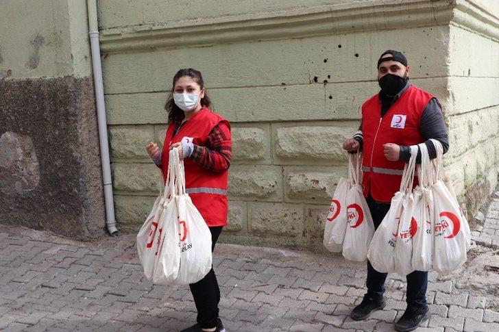Siirt’te vatandaşlara kandil simidi dağıtıldı G5