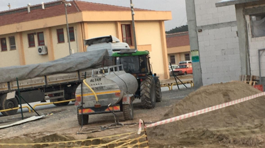 Traktör şaftına elbisesini kaptıran işçi hayatını kaybetti