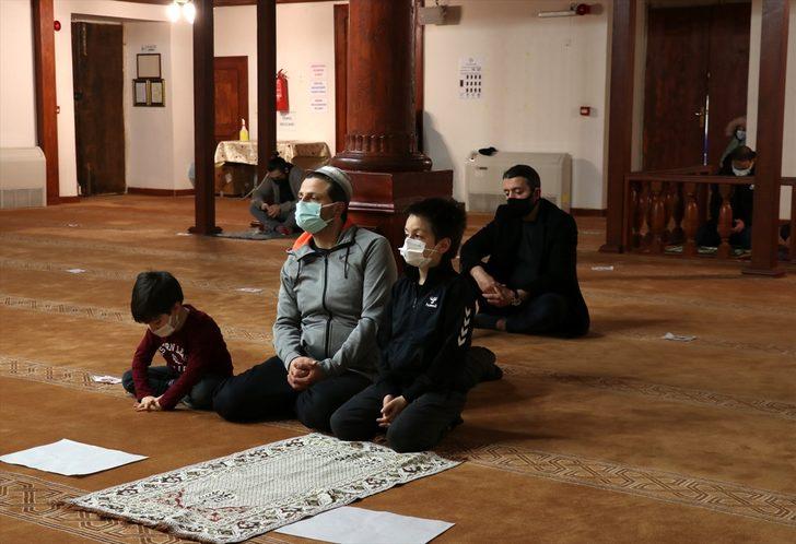 Sakarya ve çevre illerde Miraç Kandili dualarla idrak edildi G1