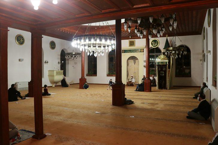 Sakarya ve çevre illerde Miraç Kandili dualarla idrak edildi G4