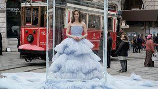 Camdaki Kız'dan ilk fragman yayınlandı! İşte Burcu Biricik'in yeni dizisi Camdaki Kız'ın konusu ve oyuncu kadrosu