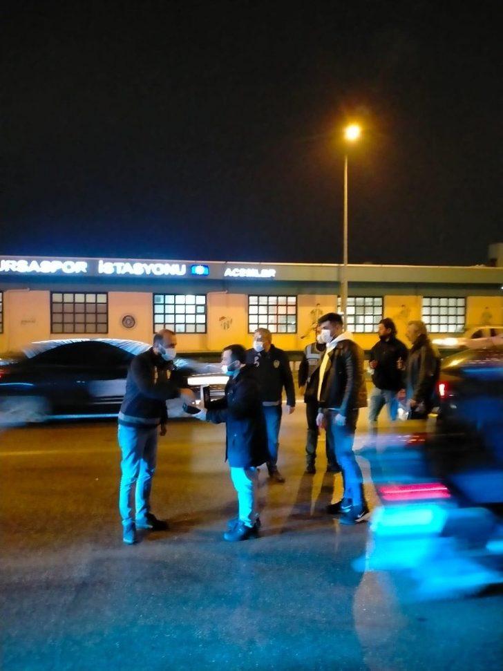 AK Parti Osmangazi İlçe Gençlik Kolları’ndan denetimdeki polislere kandil simidi G5