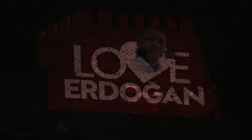 Ankara Kalesi’ne 'Love Erdoğan' görseli