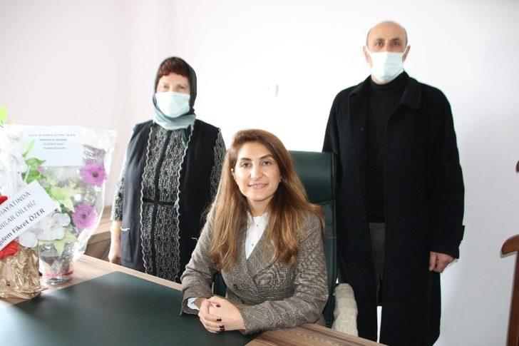 Emekli müdür yıllar sonra avukat kızıyla Varto’ya döndü G3