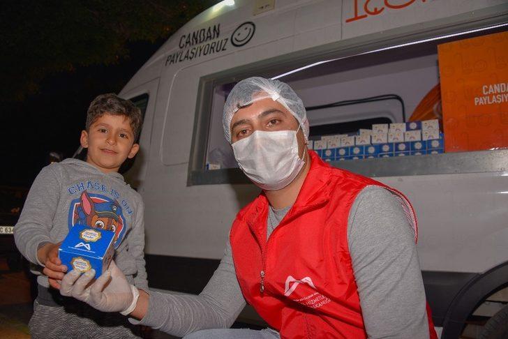 Büyükşehir Belediyesi 30 bin kandil simidi dağıttı G4