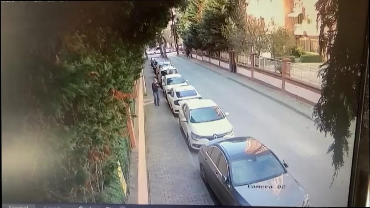 (&Ouml;zel)- Kadık&ouml;y&rsquo;de g&uuml;peg&uuml;nd&uuml;z arabanın camını patlatıp, hırsızlık yaptı