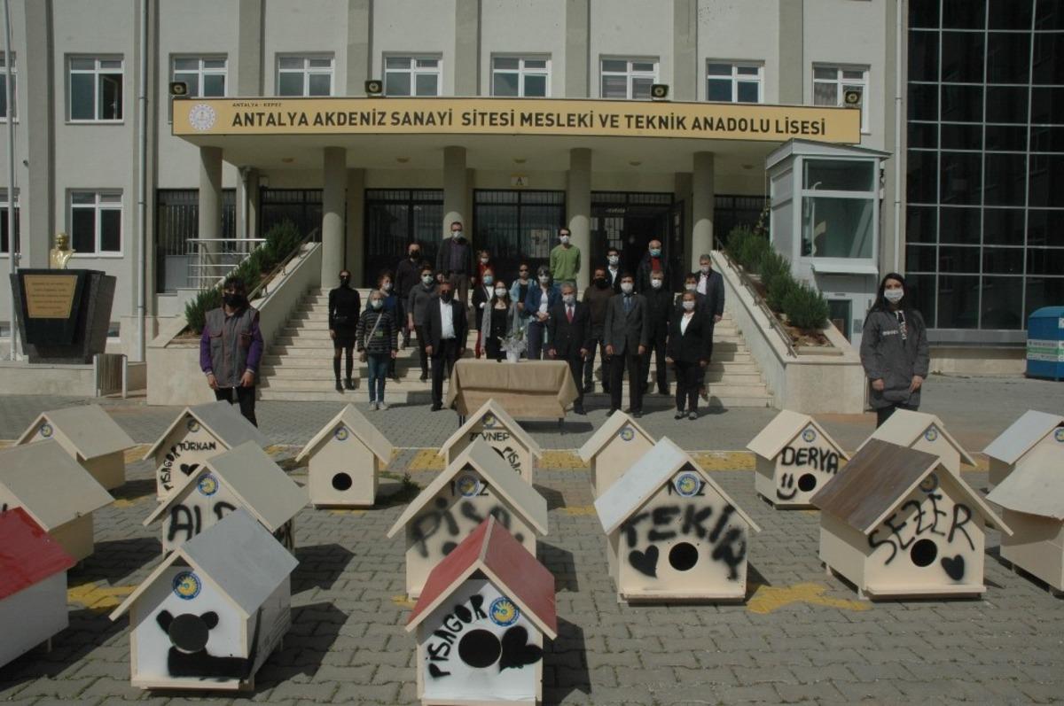 Muhtarlar istedi, lise &ouml;ğrencileri yaptı