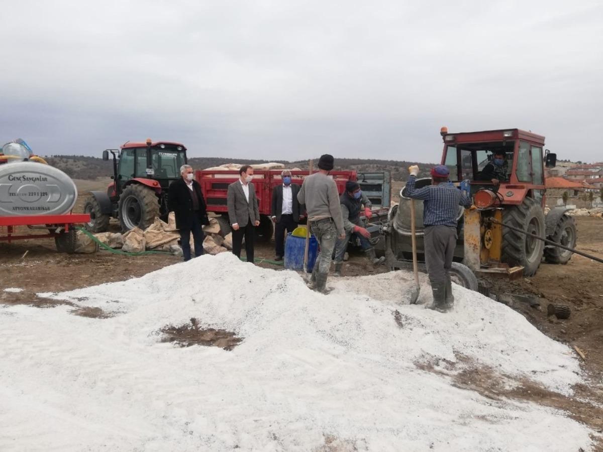 İmece usul&uuml; mezarlık genişletme &ccedil;alışmaları