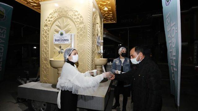Miraç Gecesine özel ikram çeşmesinden süt aktı