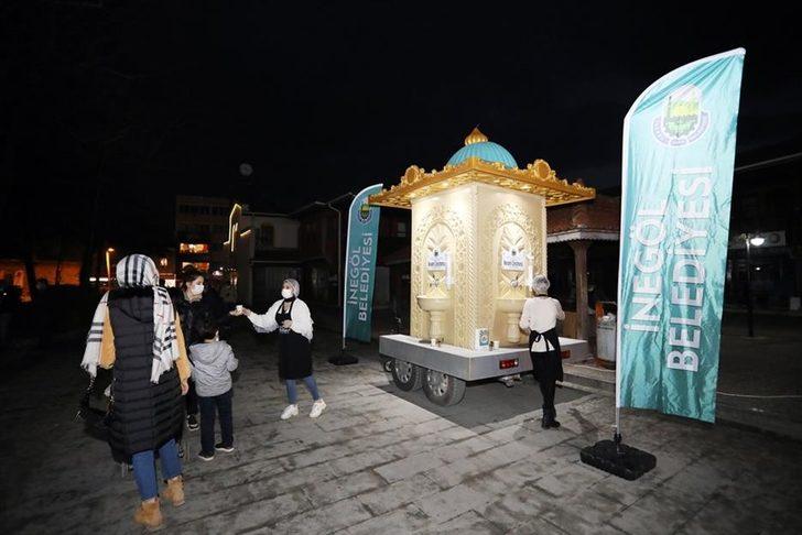 Miraç Gecesine özel ikram çeşmesinden süt aktı G3