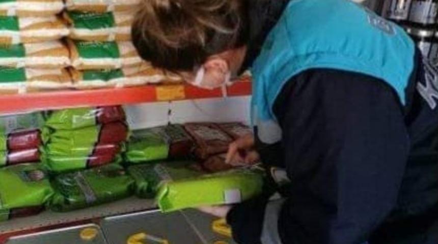 Aslanapa’da market ve yem bayilerinde fiyat kontrolü