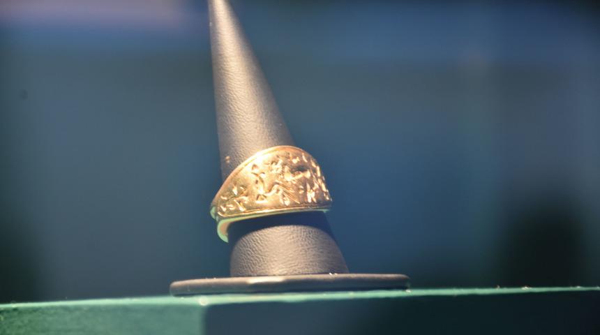 Eşi benzeri yok: Hitit dönemine ait altın mühür yüzük görenleri büyülüyor