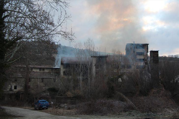 Bilecik'teki eski un fabrikasında çıkan yangınla ilgili 5 şüpheli gözaltına alındı G3