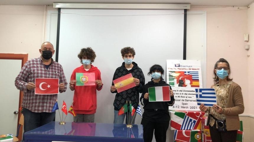 Afyonkarahisar’da ‘Gerçekliğin Doğru Algılanması’ projesi gerçekleştirildi