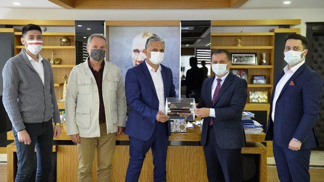 Kapalı ortamda havadaki bakteri ve virüsleri yüzde 99.9 oranında yok eden cihaz geliştirdi