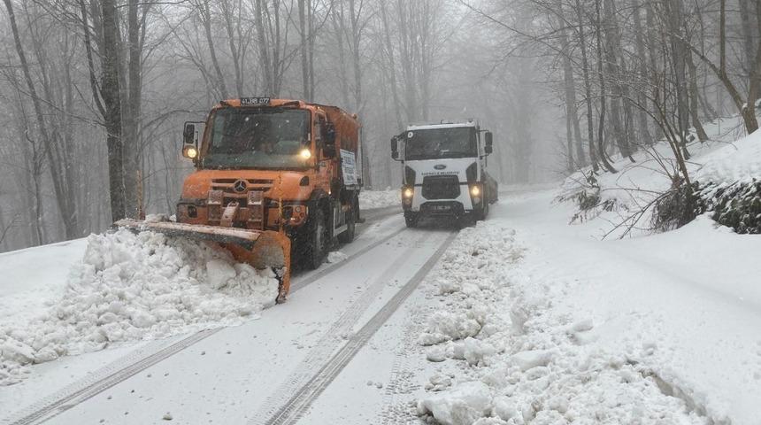 Kocaeli’nin yüksek kesimleri beyaz örtüyle kaplandı