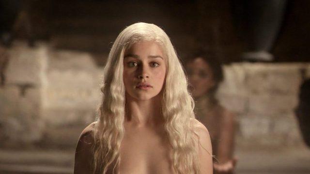 Emilia Clarke ilişki uygulamasına kayıt oldu