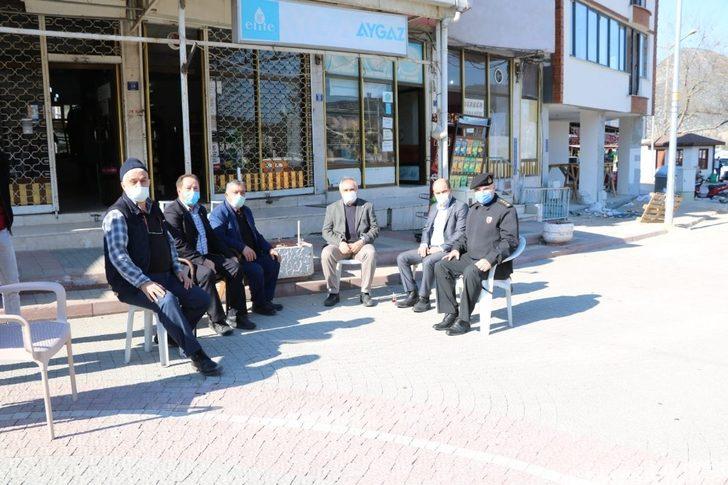 Jandarmadan hem denetim hem de kadınlara karanfil G4