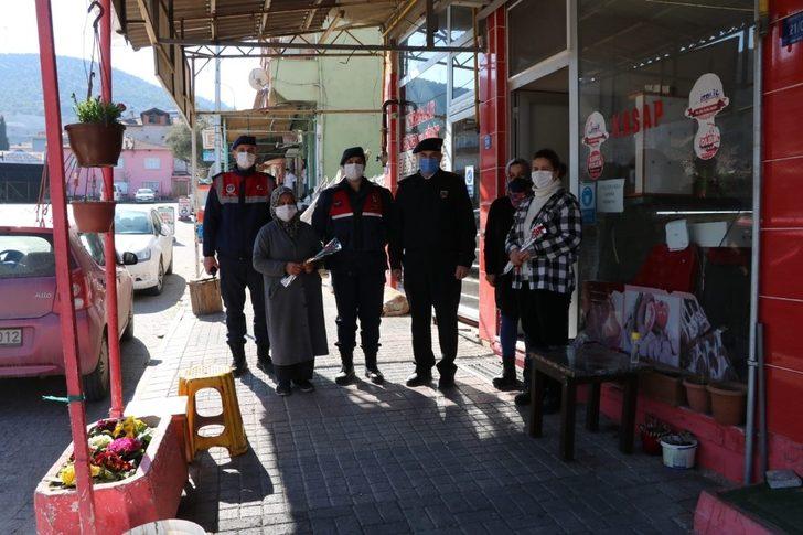 Jandarmadan hem denetim hem de kadınlara karanfil G5