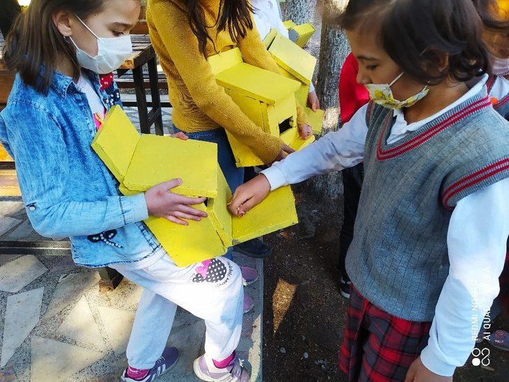İlkokul öğrencilerinden kuş evi projesi G4