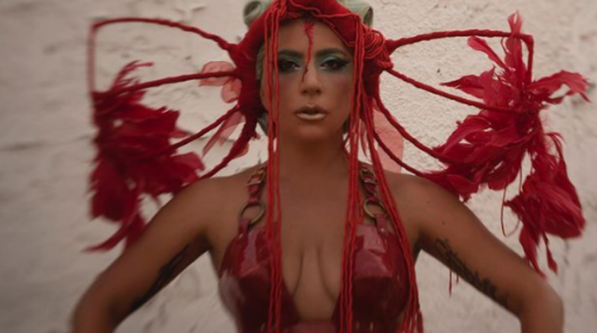 Lady Gaga ve Adam Driver’ın başrollerini paylaştığı House Of Gucci’den ilk kare geldi