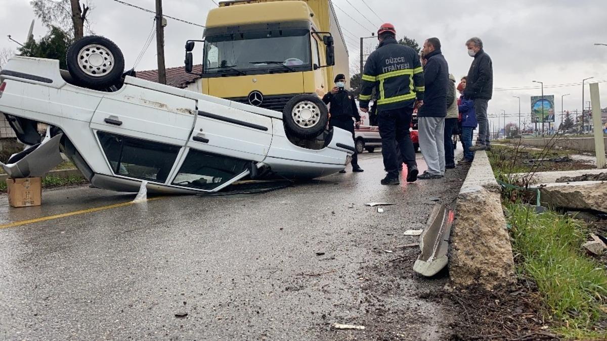 Sağanak yağış beraberinde kaza getirdi