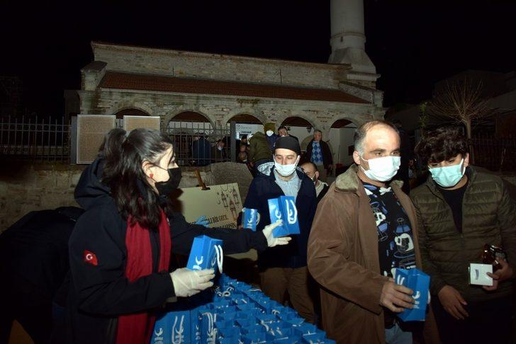 Aliağa Belediyesinden kandil simidi ikramı G2