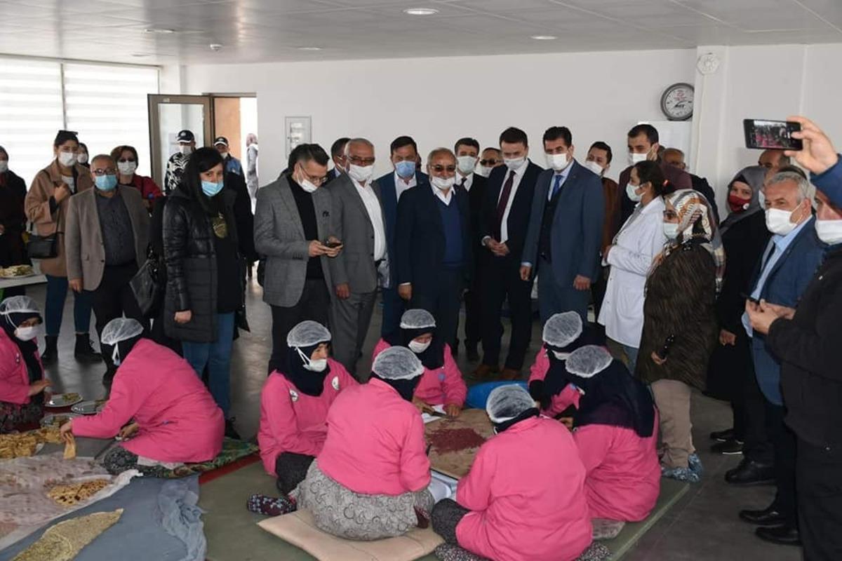 AK Parti İl Başkanı G&uuml;ng&ouml;r il&ccedil;e ziyaretlerini s&uuml;rd&uuml;r&uuml;yor