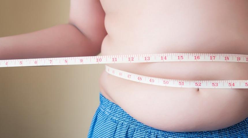 İngiltere'de iki obez çocuk mahkeme kararıyla koruyucu aileye verildi