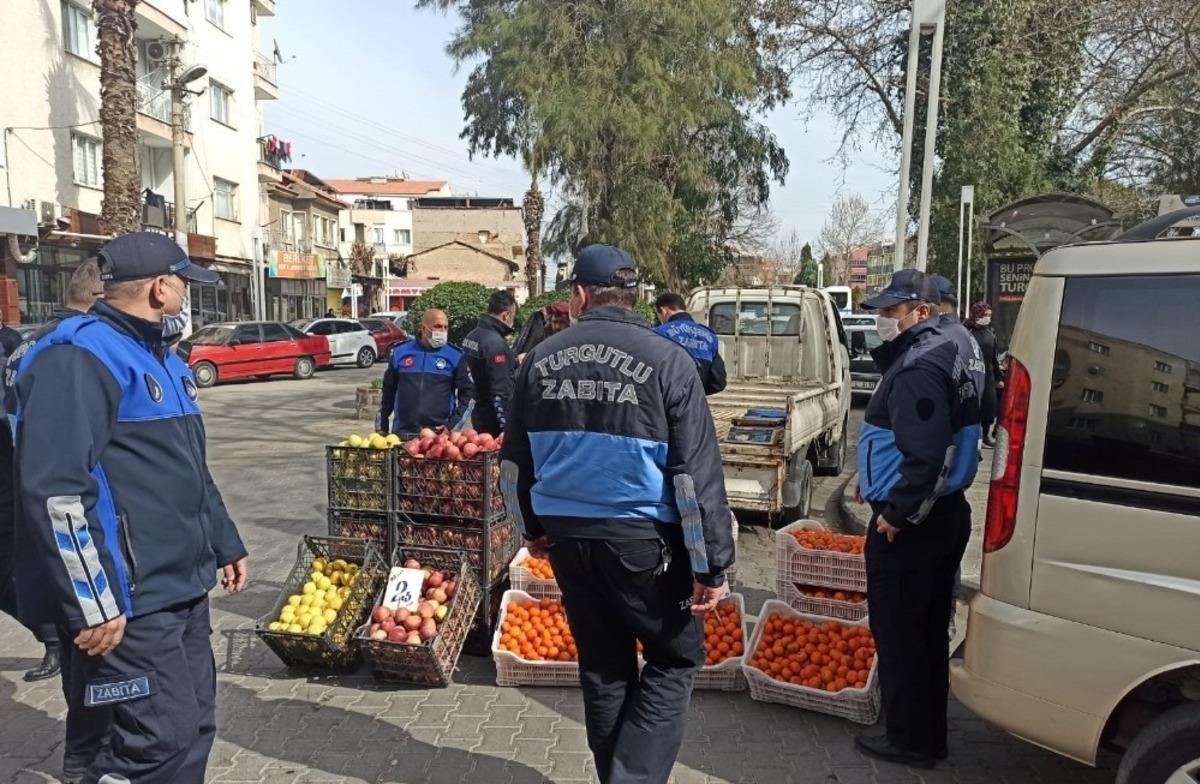 Turgutlu&rsquo;da kurallara uymayan seyyar satıcılara işlem yapıldı