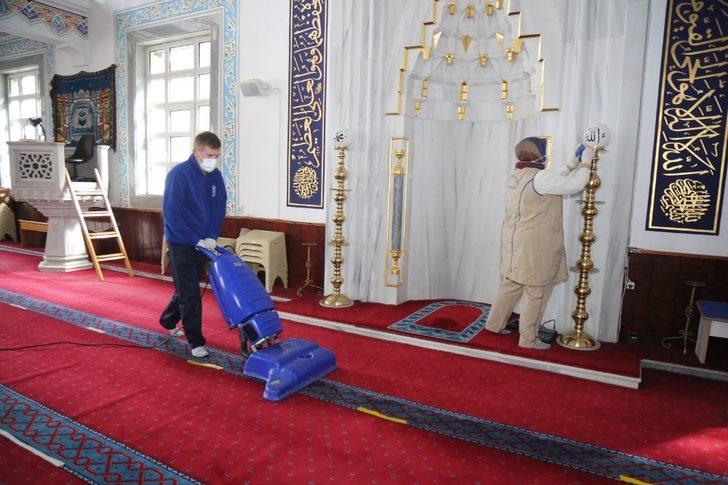 Eyüpsultan’da camilerin bakım ve temizliği sürüyor G3