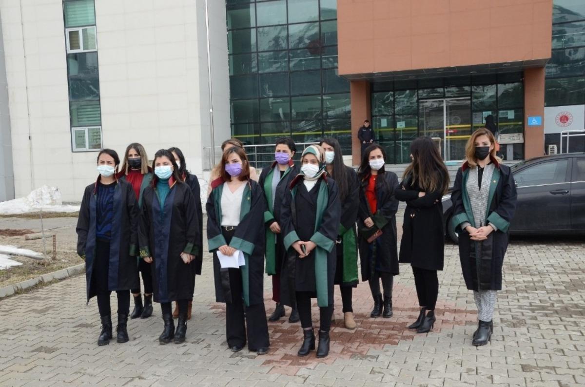 Kadın avukatlardan &lsquo;kadına şiddet&rsquo; a&ccedil;ıklaması