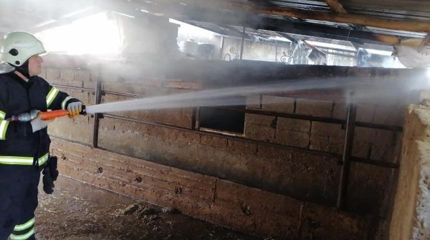 Ekmek evindeki yangını devriye gezen polisler fark etti.