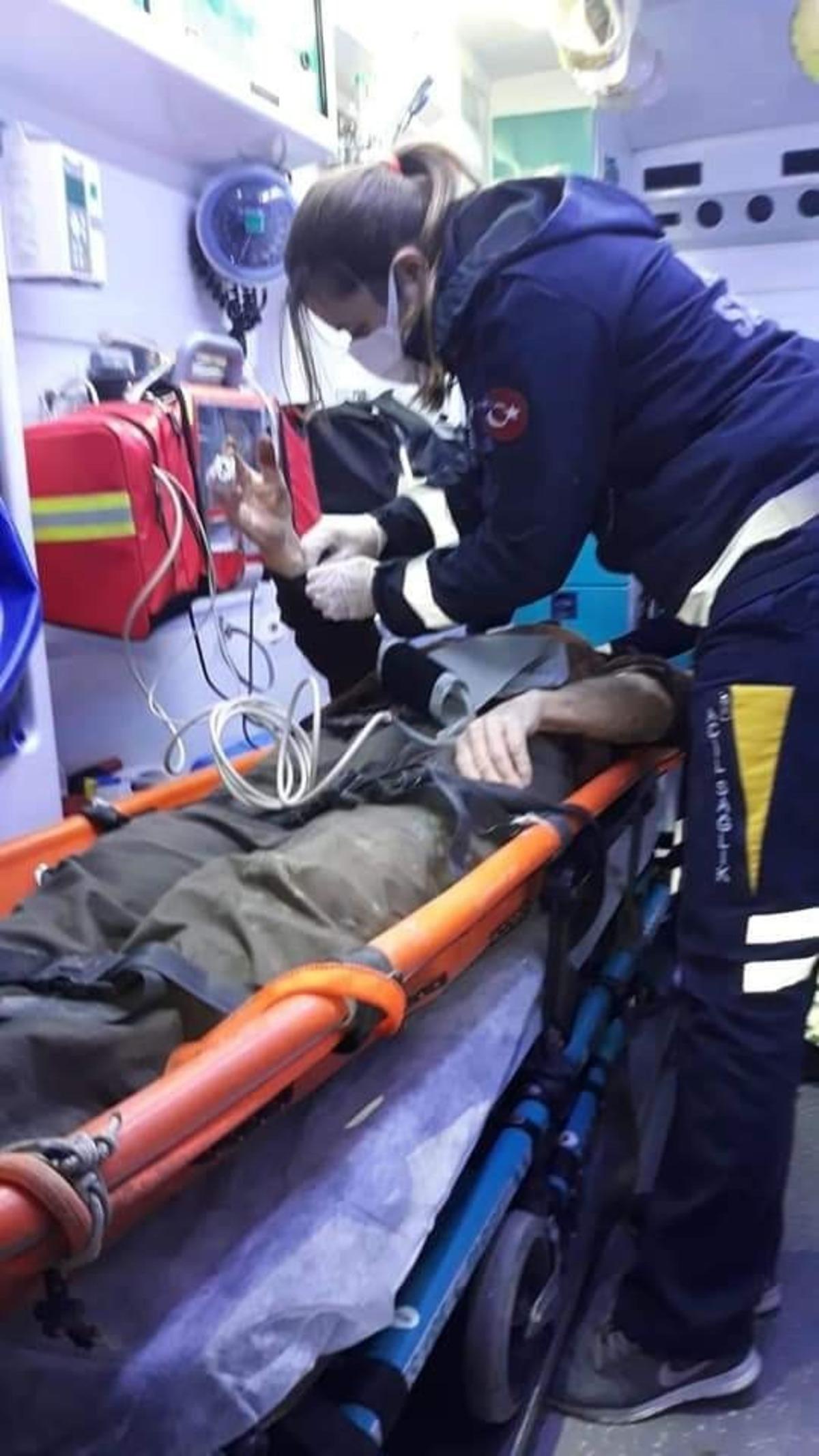 Kayalıklardan d&uuml;şen vatandaşı itfaiye ekipleri kurtardı