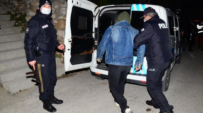 Sahte polis, vatandaşı oğlu ile korkutarak 90 bin TL dolandırdı