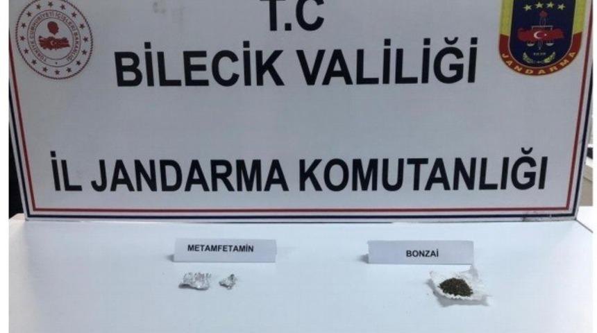 Bilecik&rsquo;te 2 şahsın &uuml;zerinde uyuşturucu madde ele ge&ccedil;irildi
