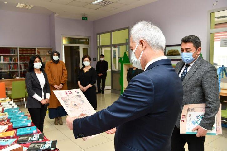 Isparta’da Mehmet Akif Ersoy kitapları sergisi G3