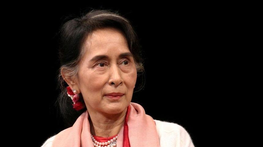 Myanmar'da cunta Suu Kyi'yi yasa dışı olarak 600 bin dolar ve altın almakla su&ccedil;ladı