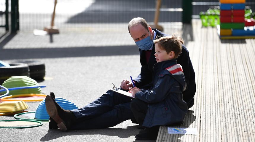 Prens William: Kraliyet ailesi ırkçı değil!