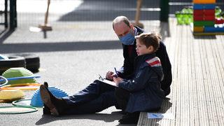 Prens William: Kraliyet ailesi ırkçı değil!